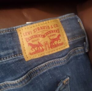 Levis